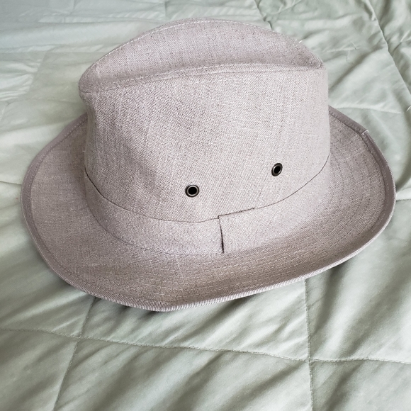 Cappelleria Bertacchi Accessories - Cappelleria Bertacchi Handmade Hat Linen Italy
